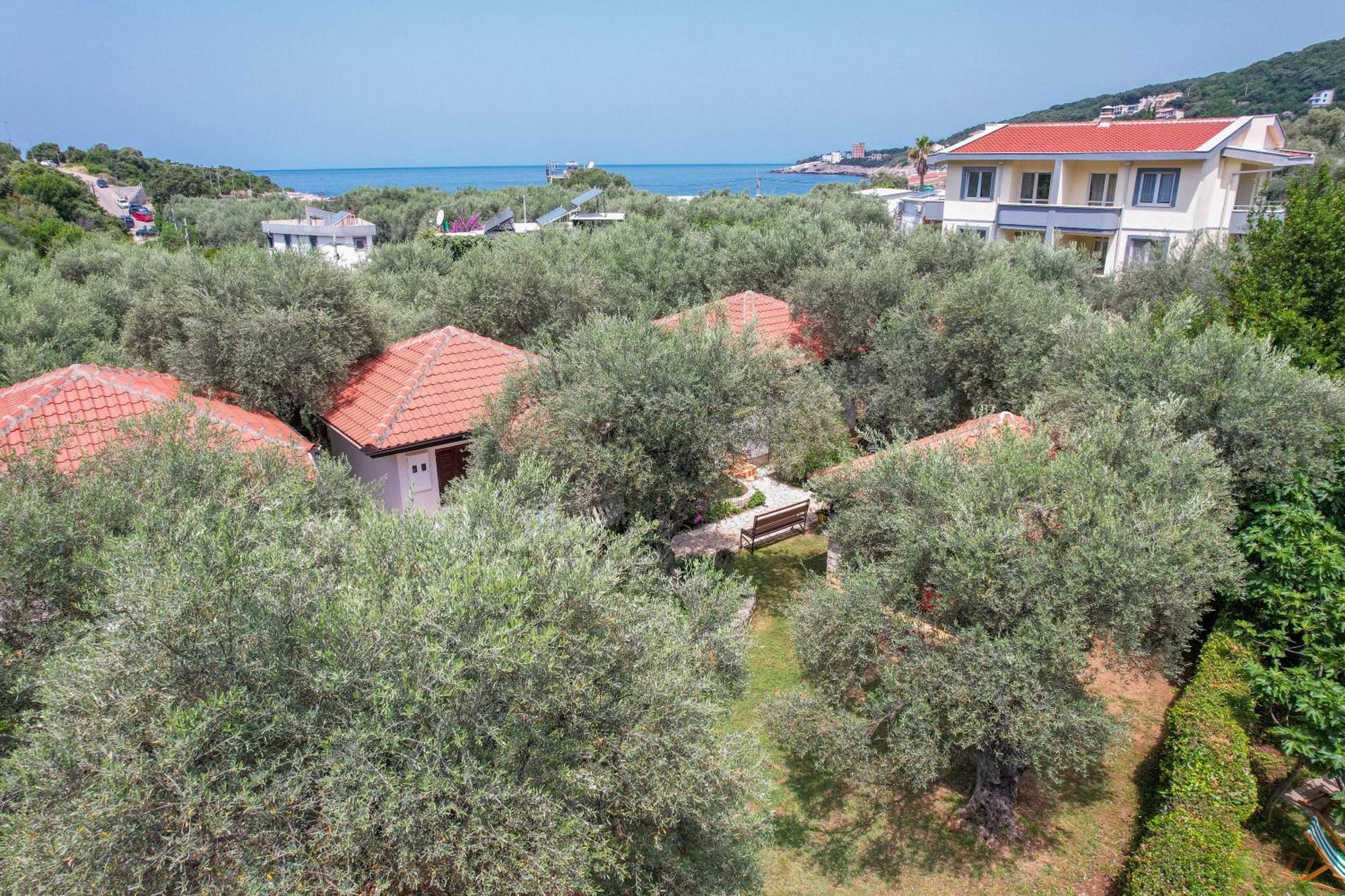 President Bungalows And Apartments Utjeha Luaran gambar